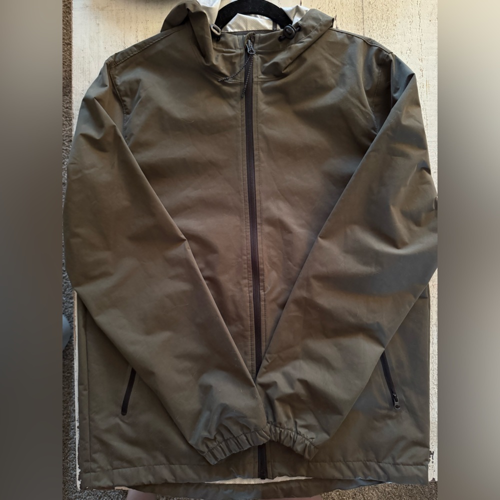 Lightweight windbreaker